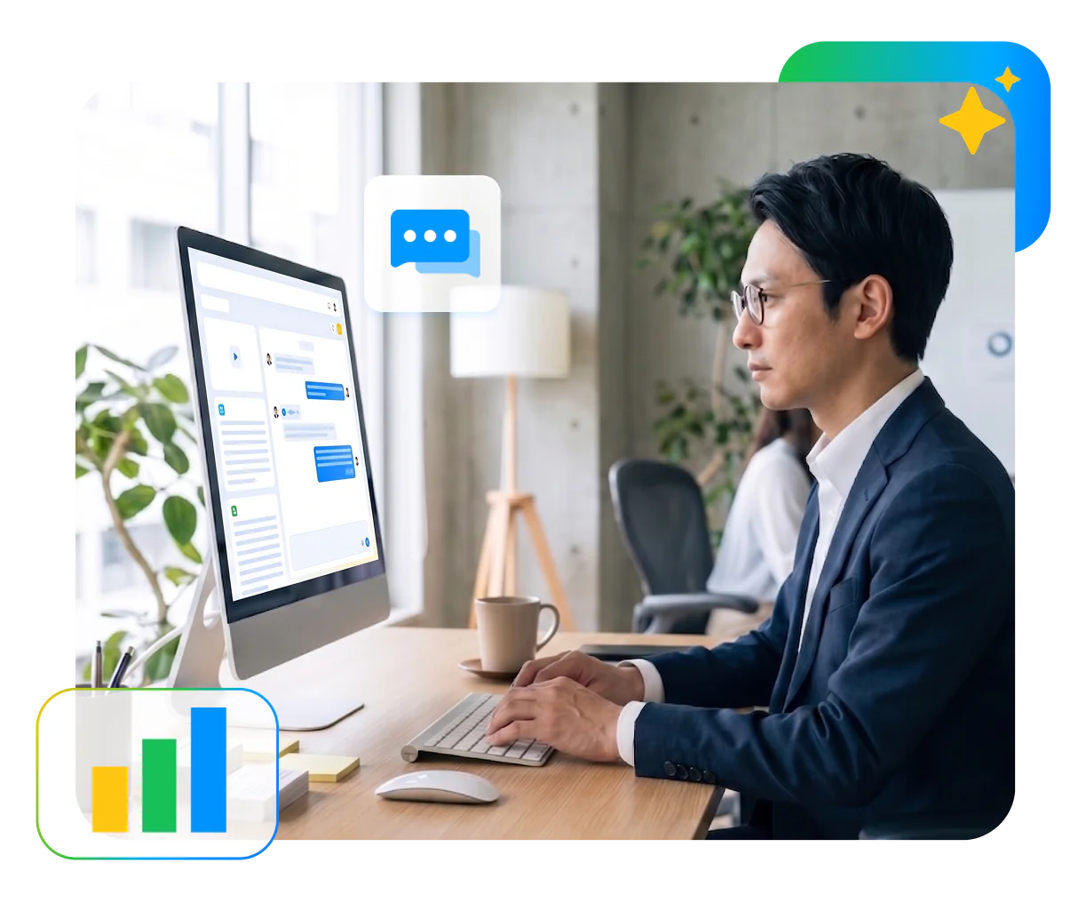 濃紺のスーツを着た営業担当者が、パソコンで顧客への最初のメッセージを慎重に書き込んでいるシーンです。